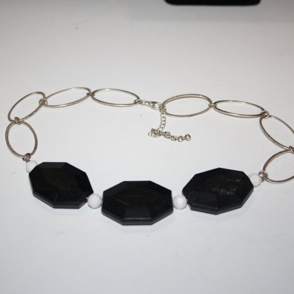 🖤 Beautiful Silver & Black Statement Necklace · 18–21”